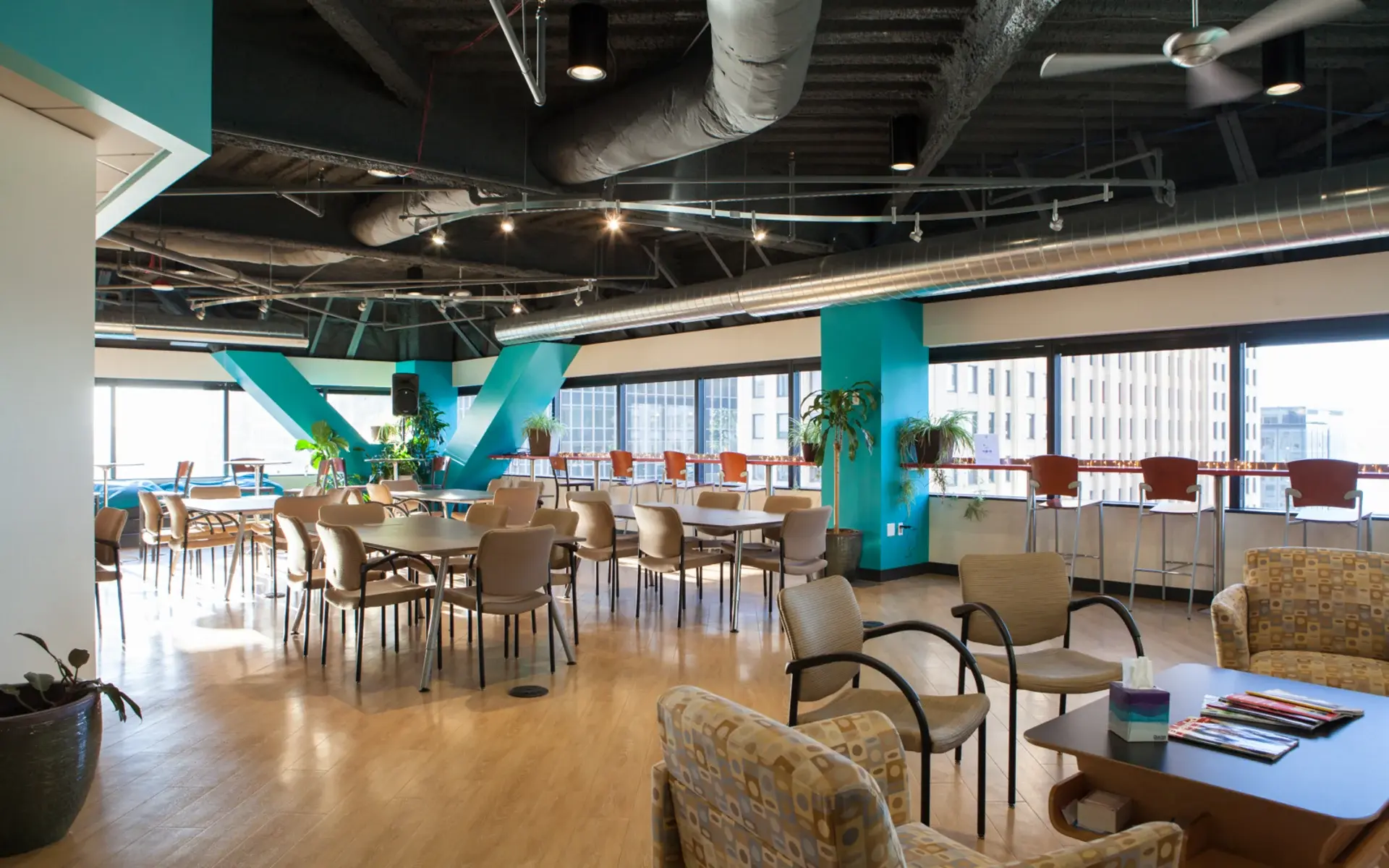 SURF Café - Additional view